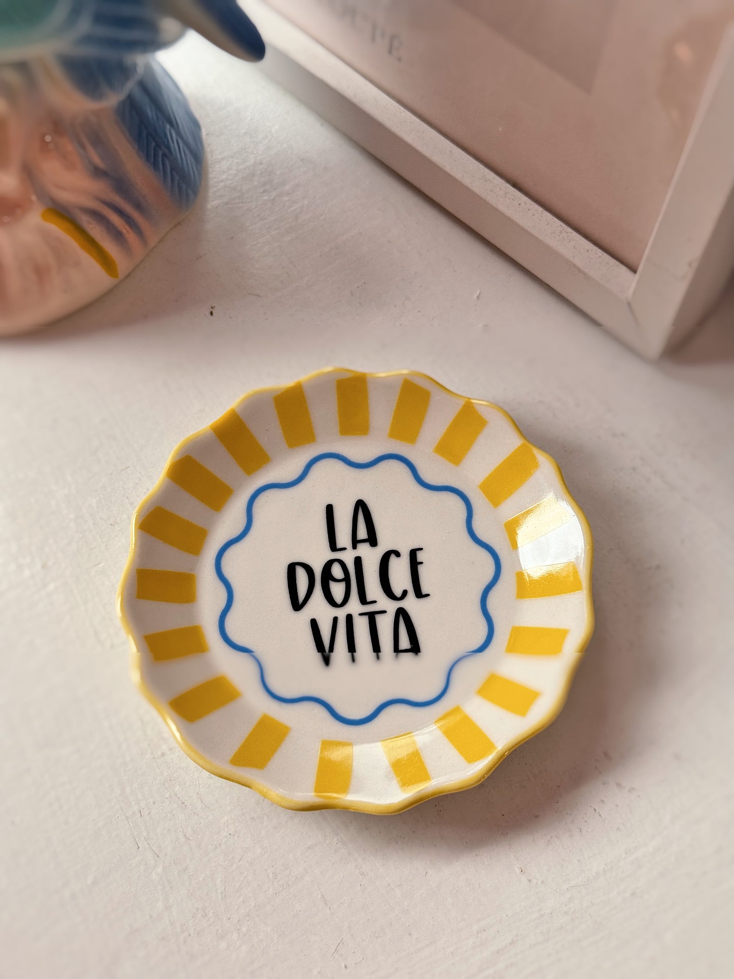 Piattino La Dolce vita a righe gialle