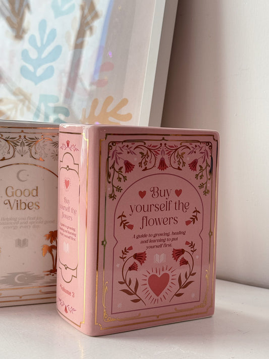 Vaso a forma di libro rosa