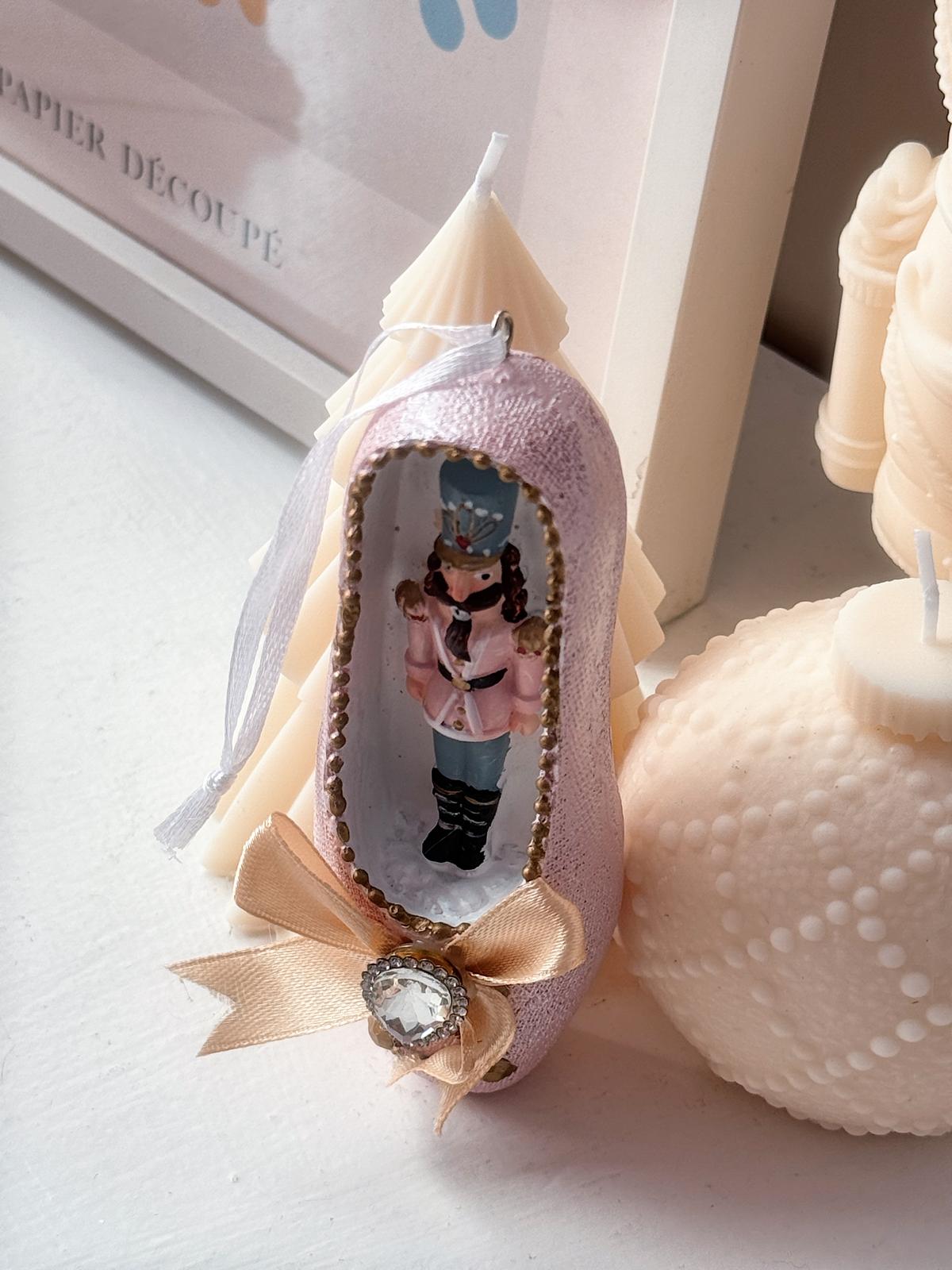 Pallina scarpetta danza con schiaccianoci