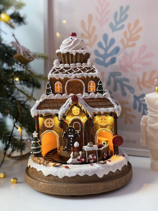 Stazione marzapane con luci, trenino elettrico e musica